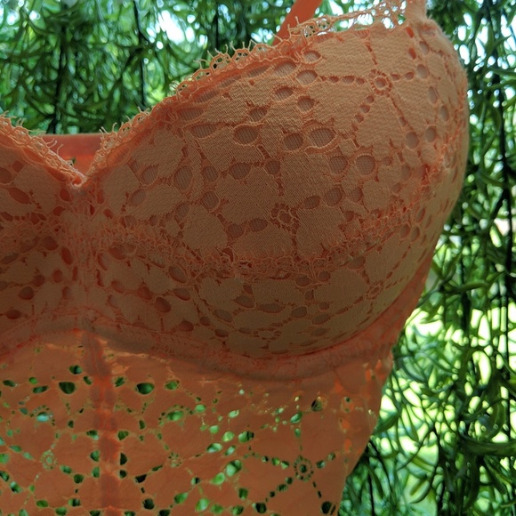 Victoria Secret Lace Bralette/Crop Top - Picture 7 of 7